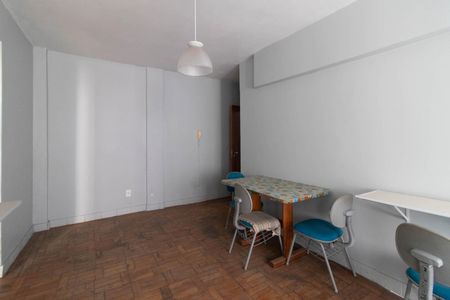 Sala de apartamento para alugar com 1 quarto, 40m² em Centro Histórico, Porto Alegre