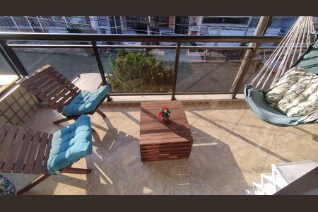 Casa de condomínio à venda com 172m², 3 quartos e 2 vagas Casa de condomínio à venda com 172m², 3 quartos e 2 vagasVaranda da Suíte 2