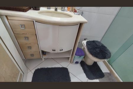 Casa de condomínio à venda com 172m², 3 quartos e 2 vagas Casa de condomínio à venda com 172m², 3 quartos e 2 vagasBanheiro da Suíte 2