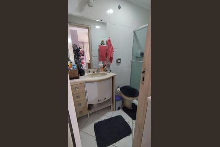 Casa de condomínio à venda com 172m², 3 quartos e 2 vagas Casa de condomínio à venda com 172m², 3 quartos e 2 vagasBanheiro da Suíte 2