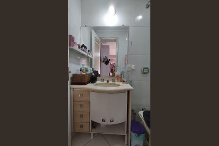 Casa de condomínio à venda com 172m², 3 quartos e 2 vagas Casa de condomínio à venda com 172m², 3 quartos e 2 vagasBanheiro da Suíte 2