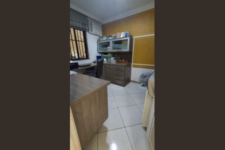 Casa de condomínio à venda com 172m², 3 quartos e 2 vagas Casa de condomínio à venda com 172m², 3 quartos e 2 vagasQuarto 1