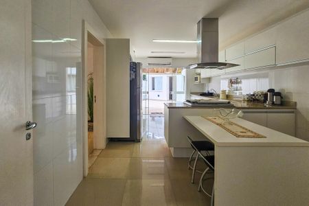 Casa de condomínio para alugar com 1000m², 5 quartos e 9 vagasCozinha