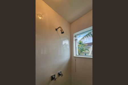 Casa de condomínio para alugar com 1000m², 5 quartos e 9 vagasBanheiro Social