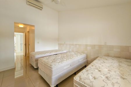 Casa de condomínio para alugar com 1000m², 5 quartos e 9 vagasSuíte 3