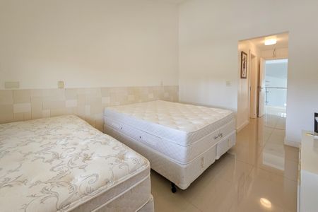 Casa de condomínio para alugar com 1000m², 5 quartos e 9 vagasSuíte 2