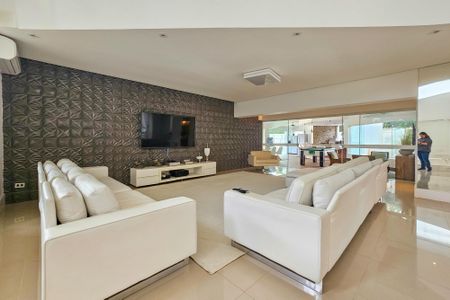 Casa de condomínio para alugar com 1000m², 5 quartos e 9 vagasSala