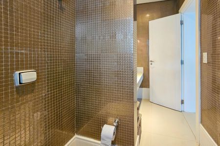 Casa de condomínio para alugar com 1000m², 5 quartos e 9 vagasBanheiro Social