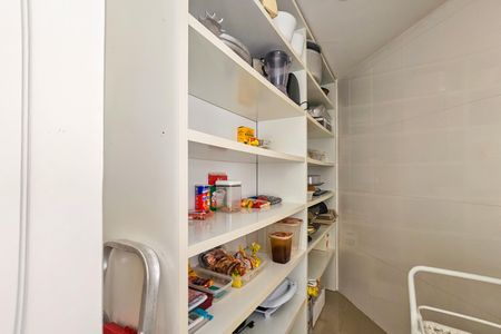 Casa de condomínio para alugar com 1000m², 5 quartos e 9 vagasÁrea de Serviço