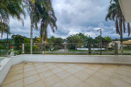 Casa de condomínio para alugar com 1000m², 5 quartos e 9 vagasVaranda da Suíte 4