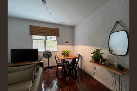 Apartamento à venda com 65m², 2 quartos e 1 vaga Apartamento à venda com 65m², 2 quartos e 1 vagaSala