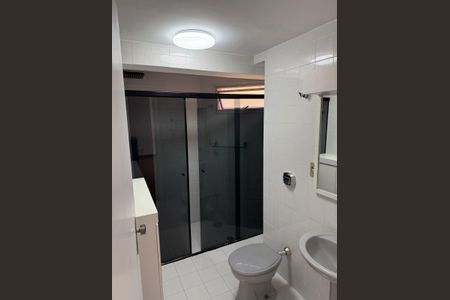 Banheiro de apartamento à venda com 2 quartos, 67m² em Vila Gomes, São Paulo