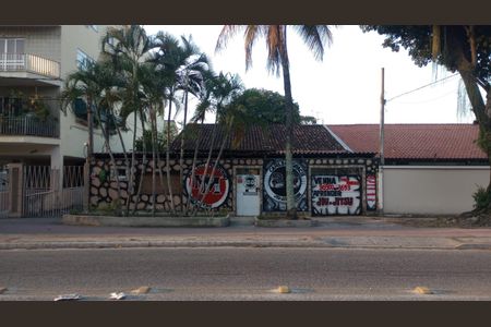 Casa para alugar com 360m², 6 quartos e 2 vagasFachada