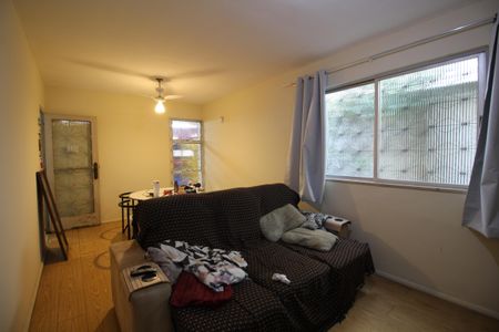 Sala de casa para alugar com 6 quartos, 360m² em Taquara, Rio de Janeiro