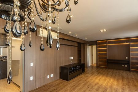 Apartamento à venda com 120m², 2 quartos e 3 vagas Apartamento à venda com 120m², 2 quartos e 3 vagasSala