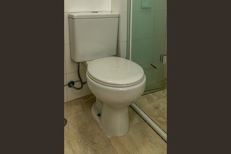 Apartamento à venda com 120m², 2 quartos e 3 vagas Apartamento à venda com 120m², 2 quartos e 3 vagasBanheiro de Serviço