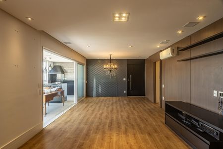 Apartamento à venda com 120m², 2 quartos e 3 vagas Apartamento à venda com 120m², 2 quartos e 3 vagasSala