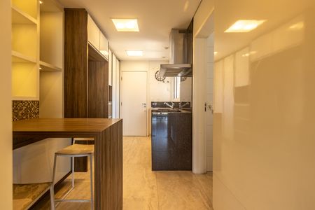 Apartamento à venda com 120m², 2 quartos e 3 vagas Apartamento à venda com 120m², 2 quartos e 3 vagasCozinha