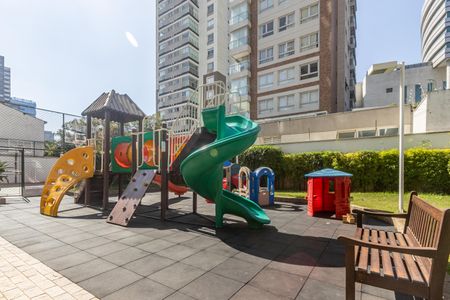 Apartamento à venda com 120m², 2 quartos e 3 vagas Apartamento à venda com 120m², 2 quartos e 3 vagasÁrea Comum - Playground