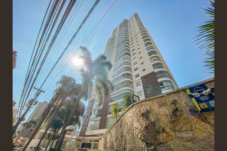 Apartamento à venda com 120m², 2 quartos e 3 vagas Apartamento à venda com 120m², 2 quartos e 3 vagasFachada