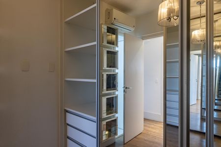 Apartamento à venda com 120m², 2 quartos e 3 vagas Apartamento à venda com 120m², 2 quartos e 3 vagasSuíte 1