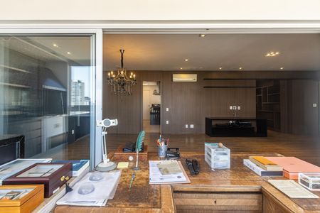 Apartamento à venda com 120m², 2 quartos e 3 vagas Apartamento à venda com 120m², 2 quartos e 3 vagasVaranda Gourmet