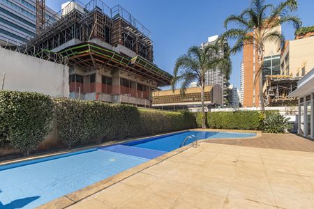 Apartamento à venda com 120m², 2 quartos e 3 vagas Apartamento à venda com 120m², 2 quartos e 3 vagasÁrea comum - Piscina
