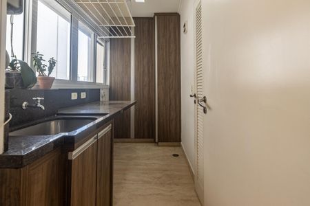 Apartamento à venda com 120m², 2 quartos e 3 vagas Apartamento à venda com 120m², 2 quartos e 3 vagasÁrea de Serviço