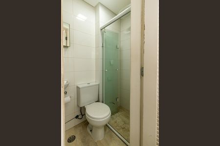 Apartamento à venda com 120m², 2 quartos e 3 vagas Apartamento à venda com 120m², 2 quartos e 3 vagasBanheiro de Serviço