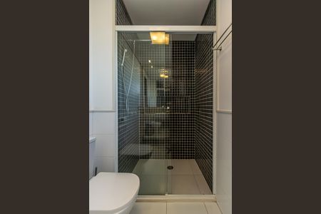 Apartamento à venda com 120m², 2 quartos e 3 vagas Apartamento à venda com 120m², 2 quartos e 3 vagasBanheiro da Suíte 2