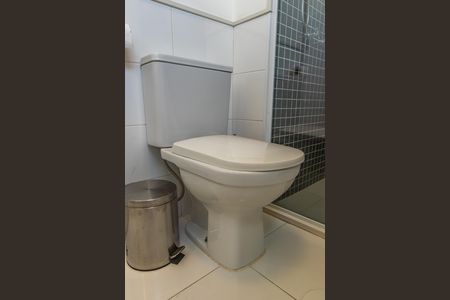 Apartamento à venda com 120m², 2 quartos e 3 vagas Apartamento à venda com 120m², 2 quartos e 3 vagasBanheiro da Suíte 2