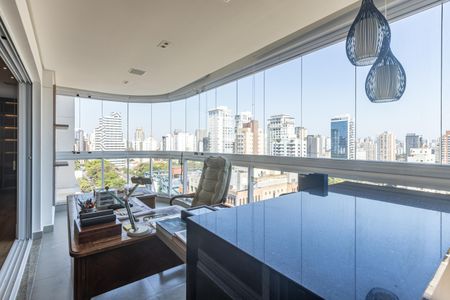 Apartamento à venda com 120m², 2 quartos e 3 vagas Apartamento à venda com 120m², 2 quartos e 3 vagasVaranda Gourmet