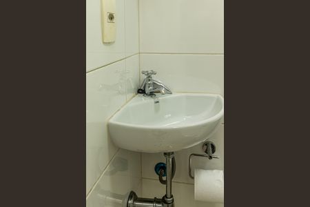 Apartamento à venda com 120m², 2 quartos e 3 vagas Apartamento à venda com 120m², 2 quartos e 3 vagasBanheiro de Serviço