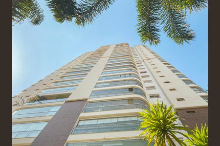 Apartamento à venda com 120m², 2 quartos e 3 vagas Apartamento à venda com 120m², 2 quartos e 3 vagasFachada