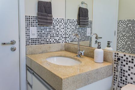 Apartamento à venda com 82m², 3 quartos e 1 vaga Apartamento à venda com 82m², 3 quartos e 1 vagaBanheiro