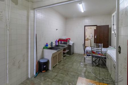 Casa para alugar com 341m², 4 quartos e 5 vagas Casa para alugar com 341m², 4 quartos e 5 vagasÁrea de serviço