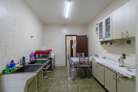 Casa para alugar com 341m², 4 quartos e 5 vagas Casa para alugar com 341m², 4 quartos e 5 vagasÁrea de serviço