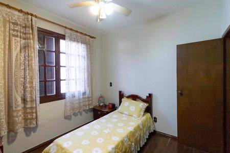 Casa para alugar com 341m², 4 quartos e 5 vagas Casa para alugar com 341m², 4 quartos e 5 vagasQuarto 1