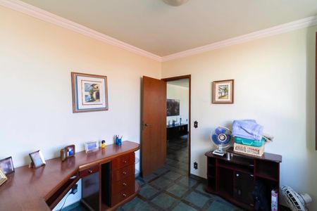 Casa para alugar com 341m², 4 quartos e 5 vagas Casa para alugar com 341m², 4 quartos e 5 vagasQuarto 3