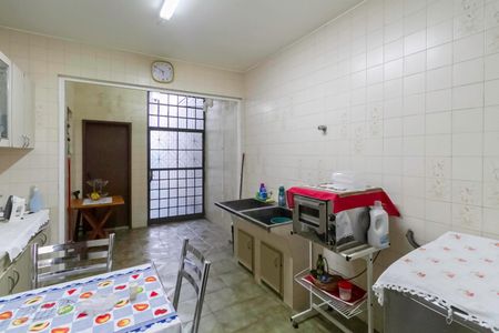 Casa para alugar com 341m², 4 quartos e 5 vagas Casa para alugar com 341m², 4 quartos e 5 vagasÁrea de serviço