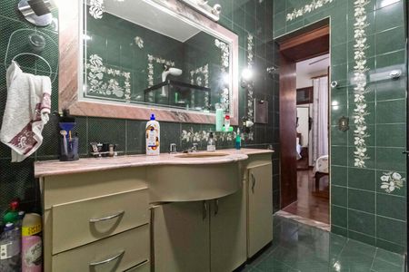 Casa para alugar com 341m², 4 quartos e 5 vagas Casa para alugar com 341m², 4 quartos e 5 vagasBanheiro da suíte