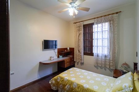 Casa para alugar com 341m², 4 quartos e 5 vagas Casa para alugar com 341m², 4 quartos e 5 vagasQuarto 1