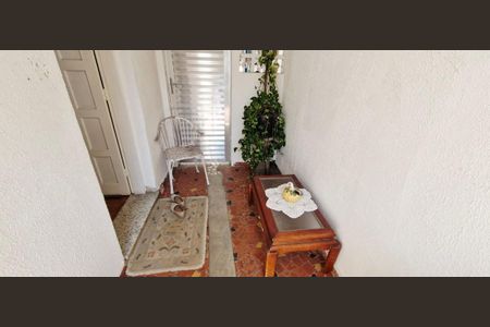 Casa à venda com 154m², 3 quartos e 2 vagas Casa à venda com 154m², 3 quartos e 2 vagasFoto 02