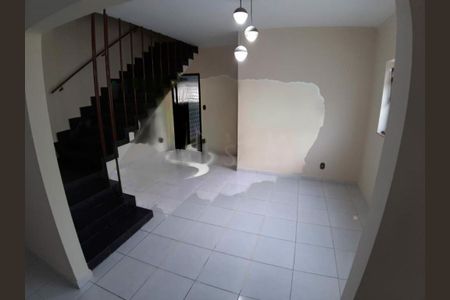 Casa à venda com 280m², 3 quartos e 4 vagasFoto 01