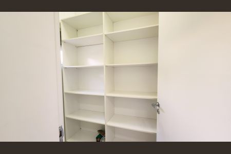 Casa para alugar com 490m², 4 quartos e 4 vagas Casa para alugar com 490m², 4 quartos e 4 vagasDespensa