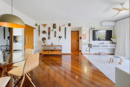 Apartamento para alugar com 130m², 3 quartos e 2 vagas Apartamento para alugar com 130m², 3 quartos e 2 vagasSala
