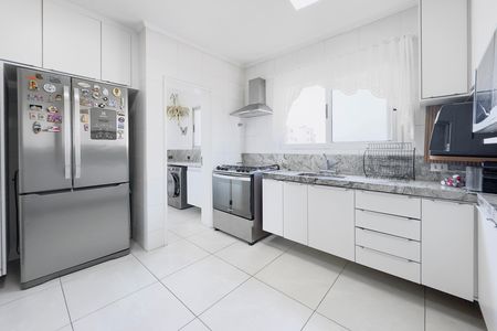 Apartamento para alugar com 130m², 3 quartos e 2 vagas Apartamento para alugar com 130m², 3 quartos e 2 vagasCozinha