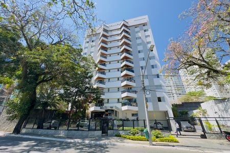 Apartamento para alugar com 130m², 3 quartos e 2 vagas Apartamento para alugar com 130m², 3 quartos e 2 vagasFachada