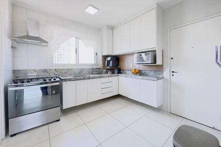 Apartamento para alugar com 130m², 3 quartos e 2 vagas Apartamento para alugar com 130m², 3 quartos e 2 vagasCozinha
