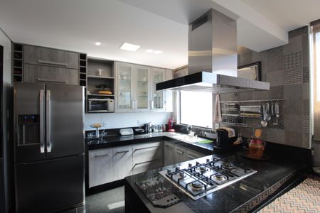 Apartamento à venda com 170m², 3 quartos e 2 vagasCozinha